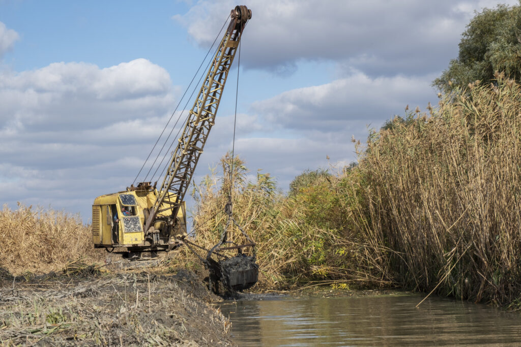 Removing dams and enabling natural water flow