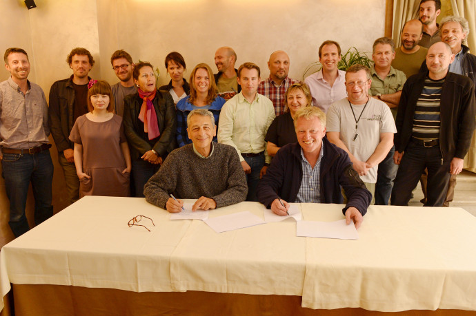 Frans Schepers, Managing Director of Rewilding Europe (right) and Professor Luigi Boitani, Chairman of the LCIE signa Memorandum of Understanding