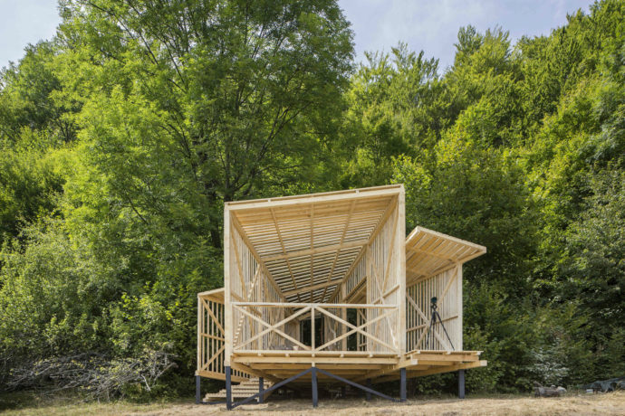 The observatory occupies a position between the forest and open space of Bison Hillock, reflecting the movement of the bison between the two habitats.