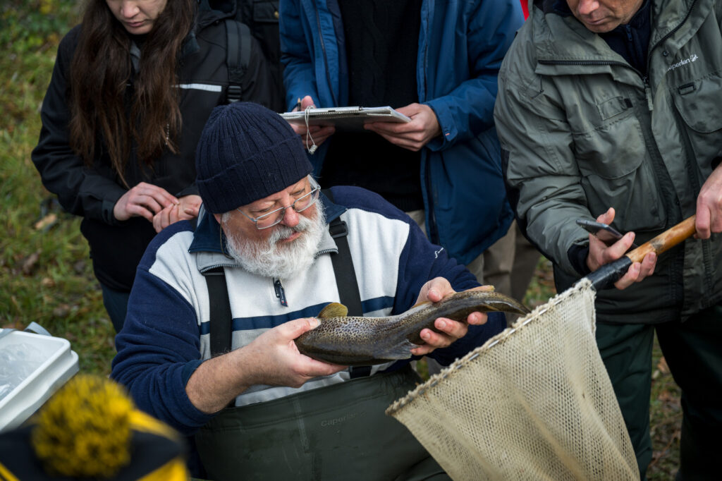 River Restoration education event with students of Sapienza University (Roma) at Sangro river with the river expert professor Marco Seminara.15 - 16 December 2023